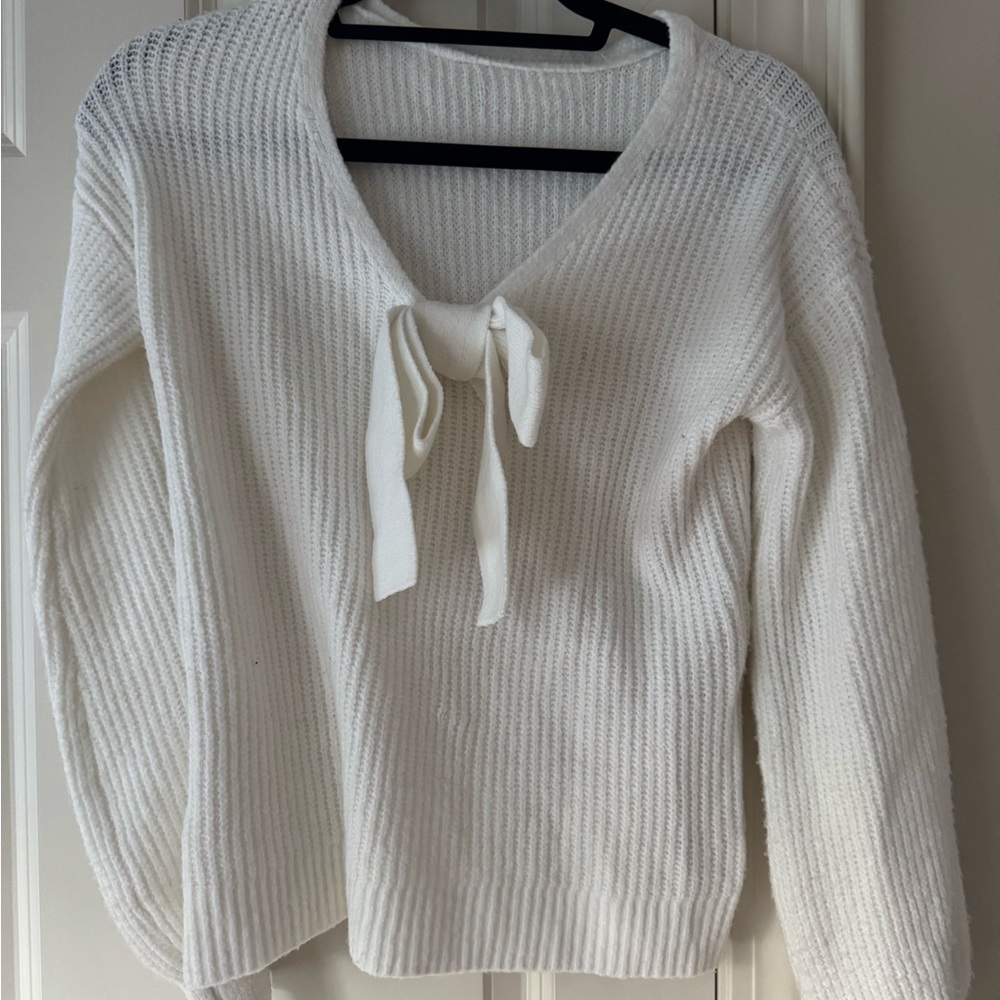 Francesca's Collections White V-Neck Sweater with Bow